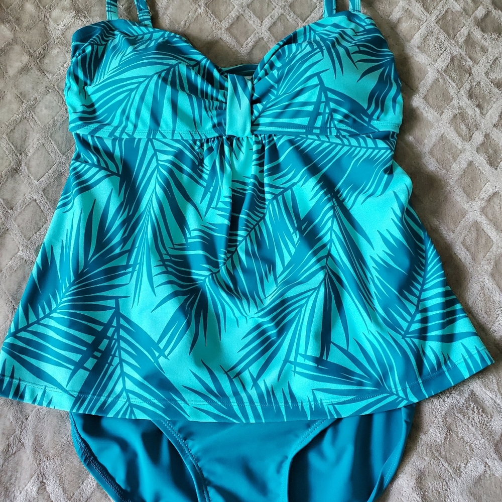 Ladies Sea Green Print swimsuit, Size 16